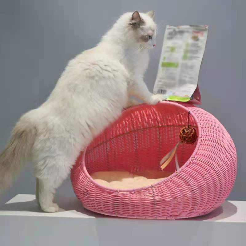 Cozy cat bed made of woven natural material Bowlift