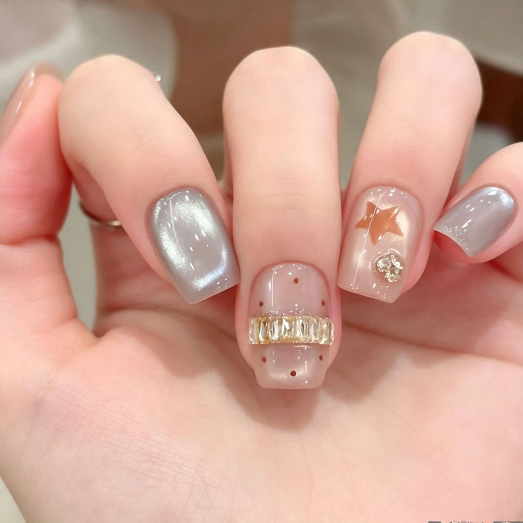 Decorative Press-On Nail Art Set with Rhinestone Accents Bowlift