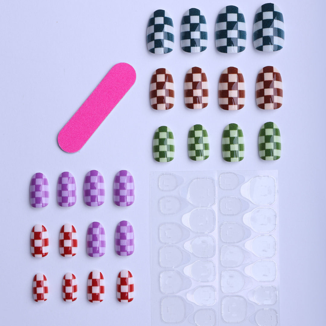 Artificial Nails in Modern Checkerboard Design Bowlift