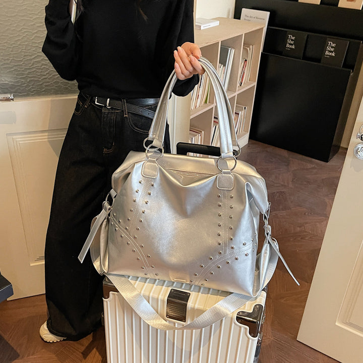 Elegant and Spacious Handbag Bowlift