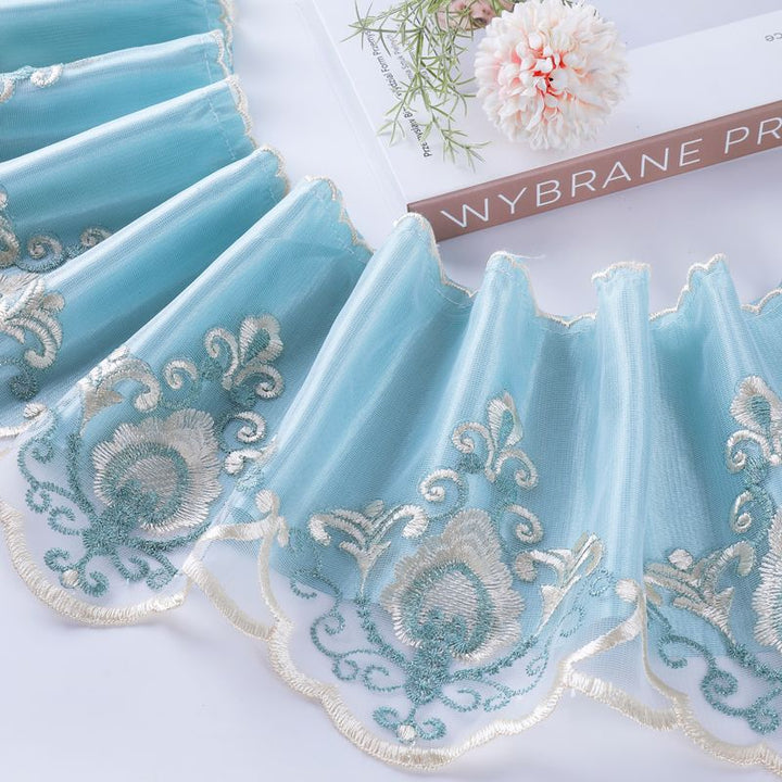 Elegant and Playful Curtain Trim Bowlift