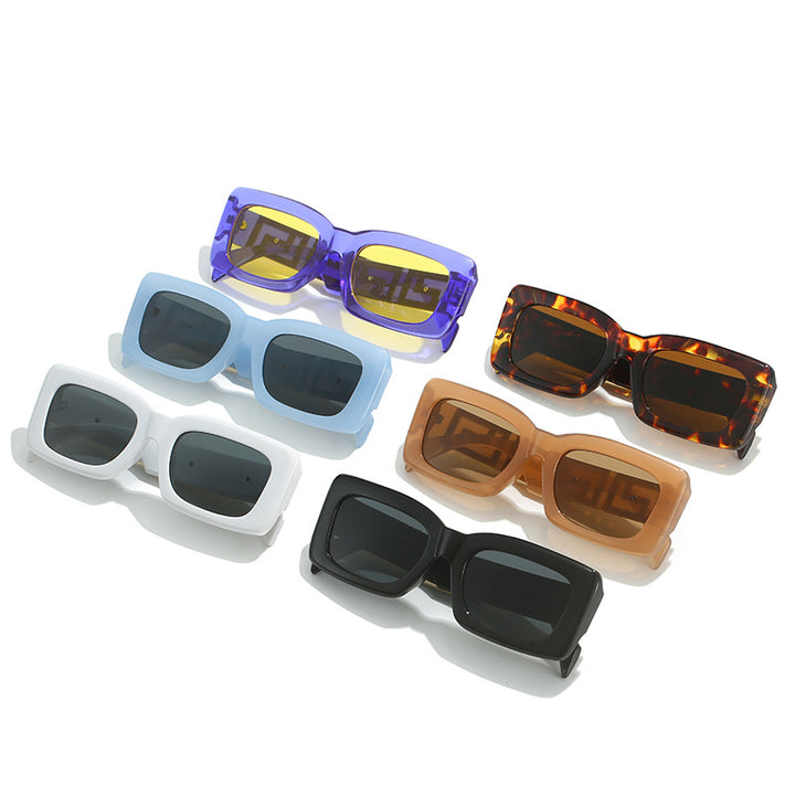 Women elegant square sunglasses with luxurious gold accent Bowlift