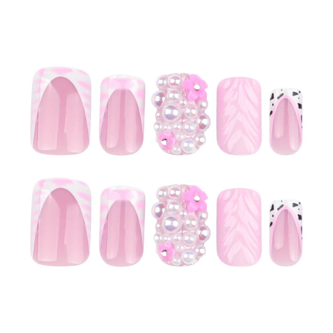 Artful nail extensions with mother-of-pearl effects and delicate design Bowlift