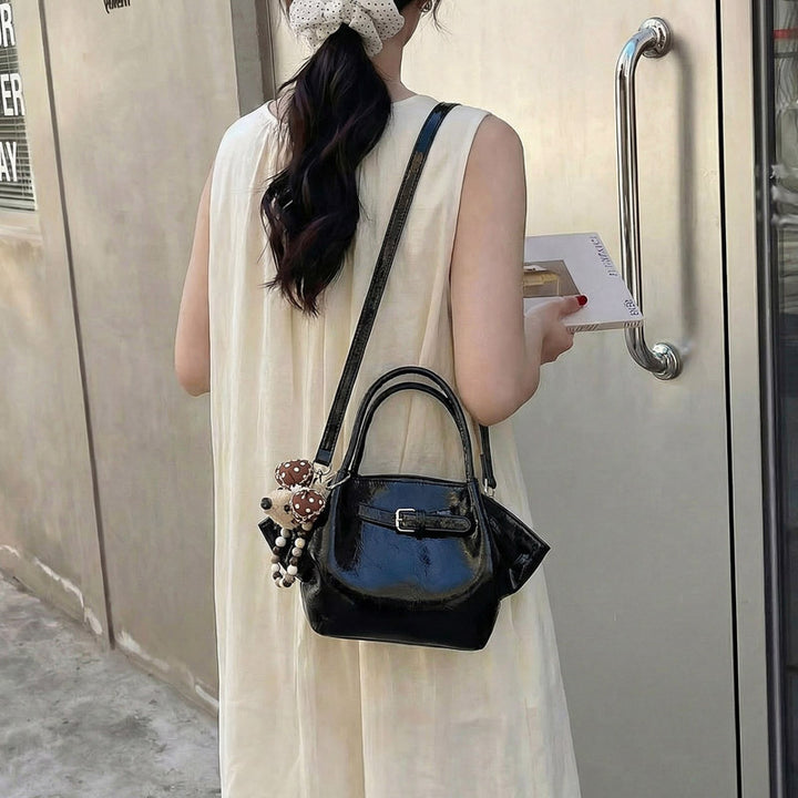 Chic Bow Accent Handbag Bowlift