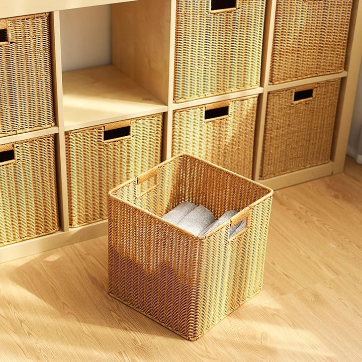 Storage Baskets In The Woven Design Bowlift