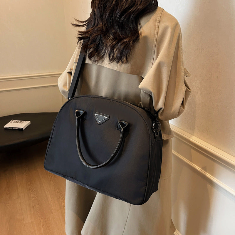 Elegant Structured Handbag Bowlift