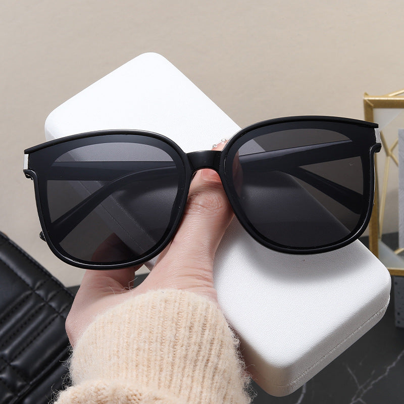 Women's stylish sunglasses with fashionable design Bowlift