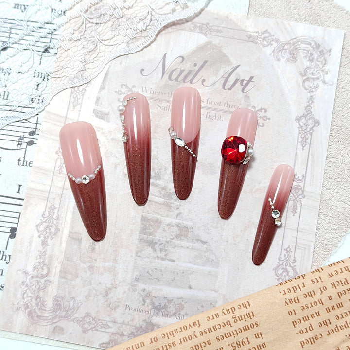 Artificial nails with glamorous rhinestone decorations Bowlift
