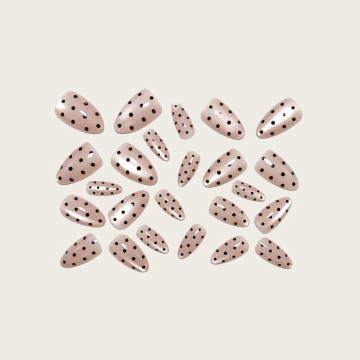 Art Nails in Elegant Polka Dot Design Bowlift