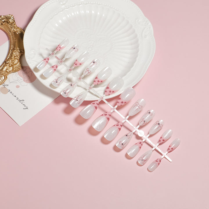 Elegant Floral Accent Press-On Nail Set Bowlift