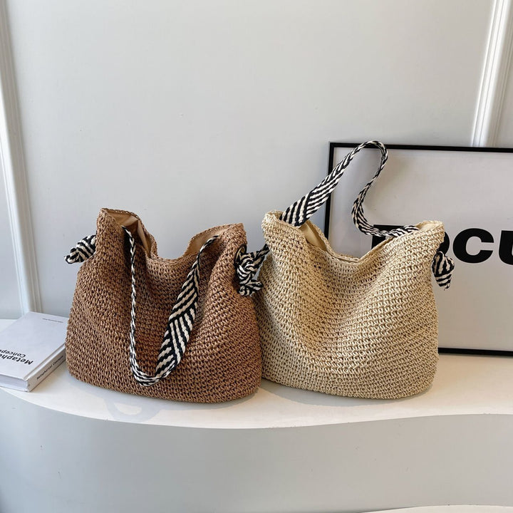 Handcrafted shoulder bag with unique weaving pattern Bowlift
