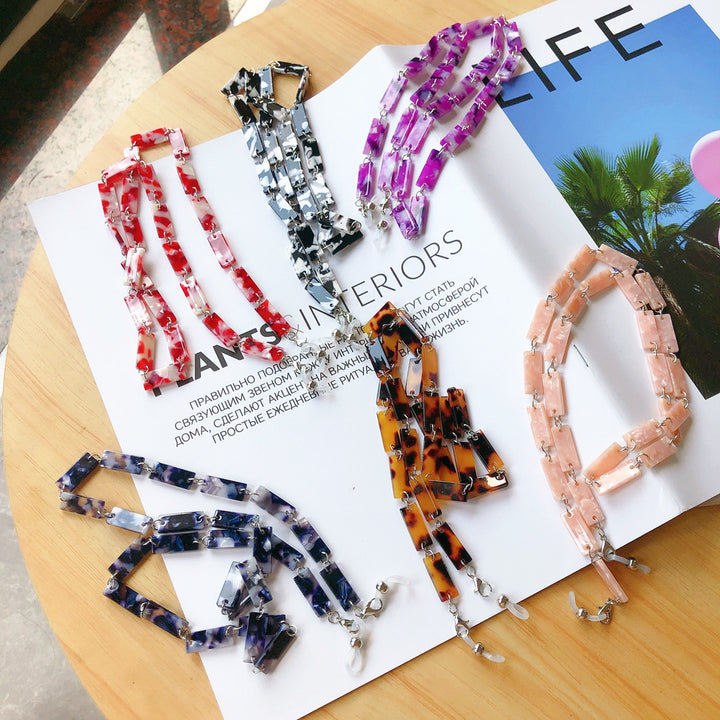 Stylish Tortoiseshell Pattern Eyewear Chain Bowlift