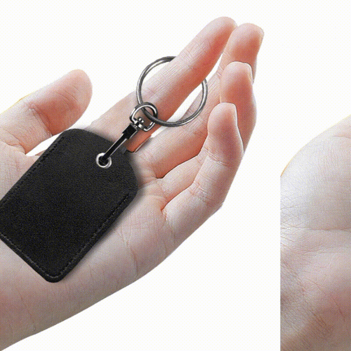 Unisex keychain with integrated Tracker Bowlift