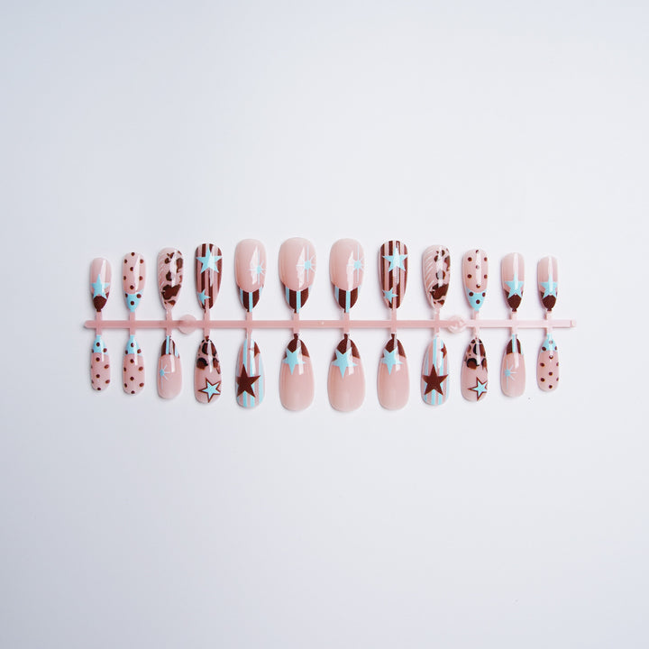 Glamorous nail decorations Bowlift