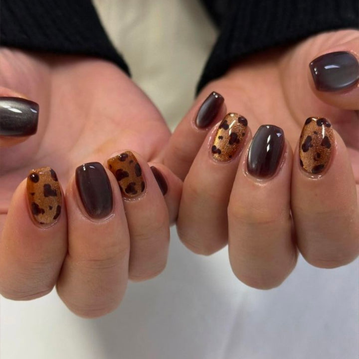 Fashionable leopard pattern artificial nails with glitter accents Bowlift