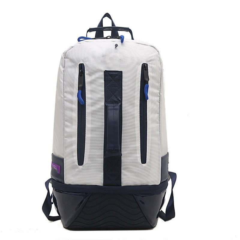 Sporty backpack with insulating bottom and water-repellent surface Bowlift