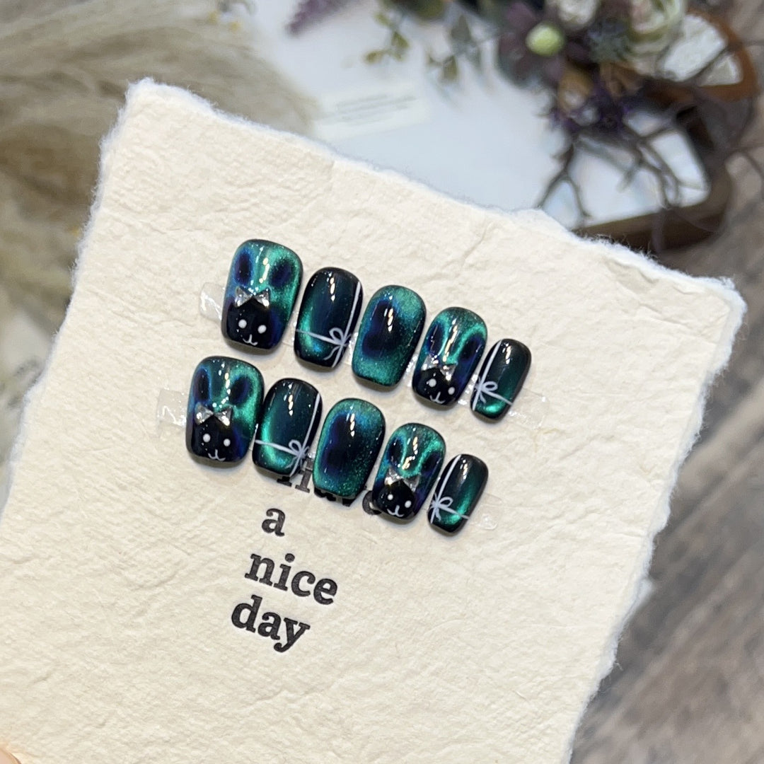 Artistic Press-On Nail Set with Cat Design
