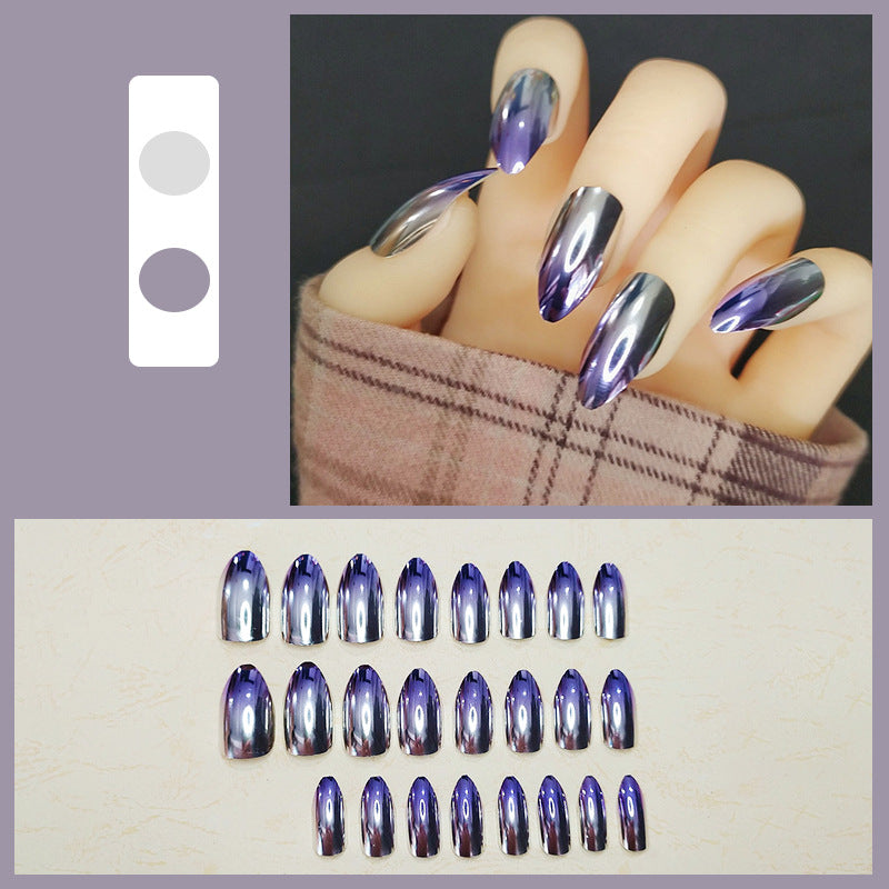 Creative artificial nails in modern gradient design Bowlift