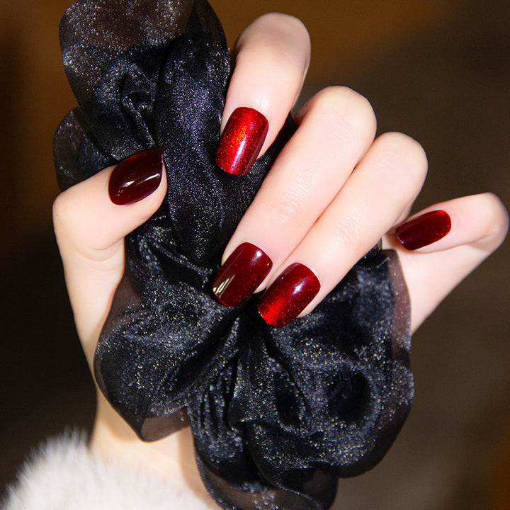 Elegant Nail Art with Gloss Finish Bowlift