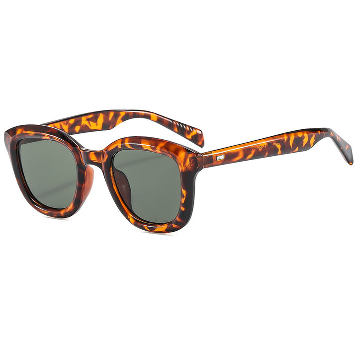 Women’s Fashion Sunglasses in Elegant, Transparent Design Bowlift