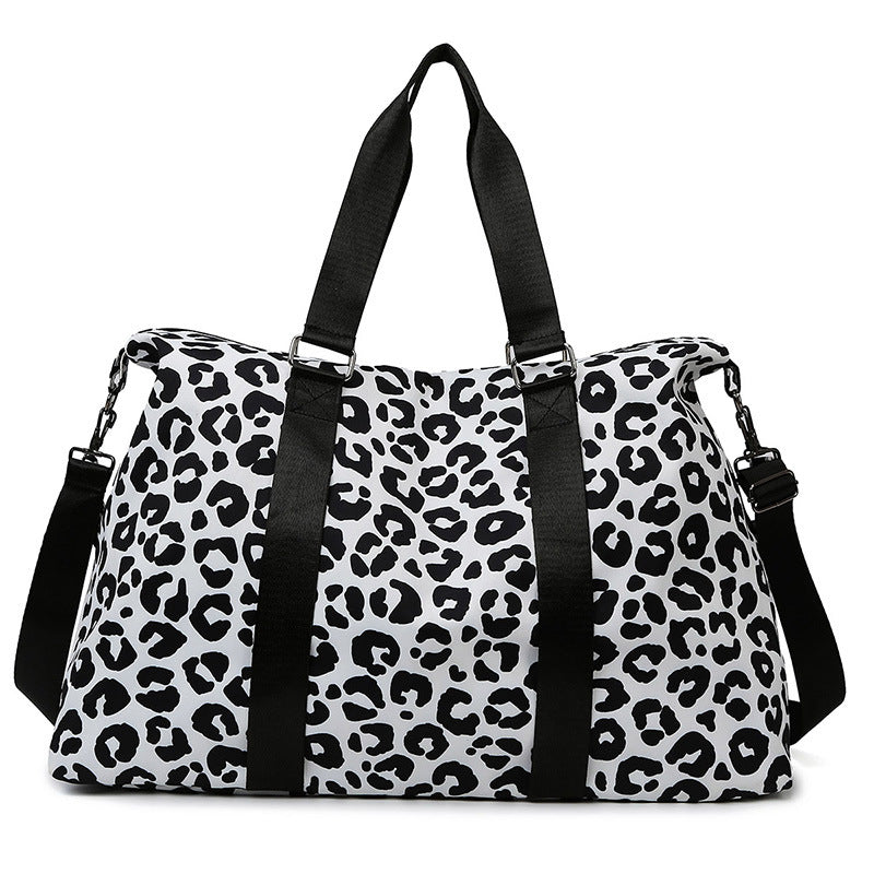 Sporty travel bag with trendy zebra pattern Bowlift