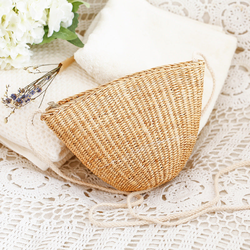 Handcrafted basket bag in unique half-moon design Bowlift