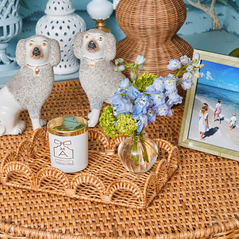Elegant decoration basket with curved edge Bowlift