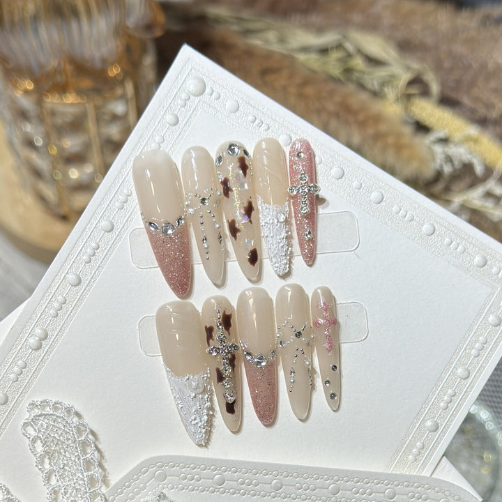 Glamorous Press-On Nail Art Kit with Innovative Design Elements Bowlift