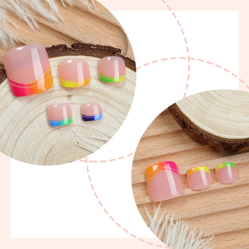 Artificial nail set with colorful accents and stylish design Bowlift