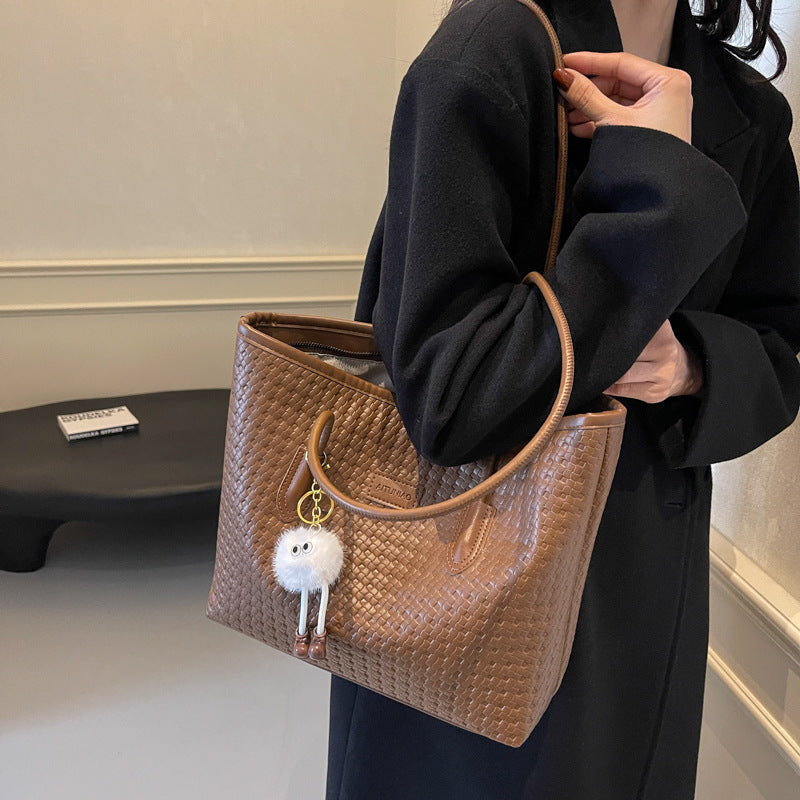 Woven Patterned Shoulder Bag Bowlift