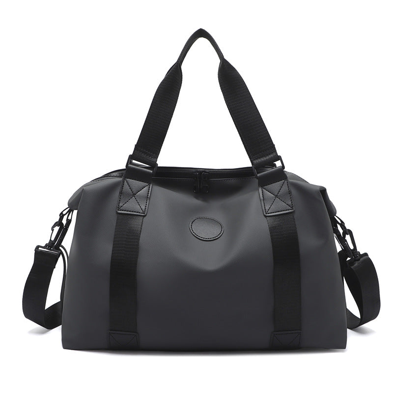 Sporty travel bag with sealed zipper and adjustable shoulder strap Bowlift