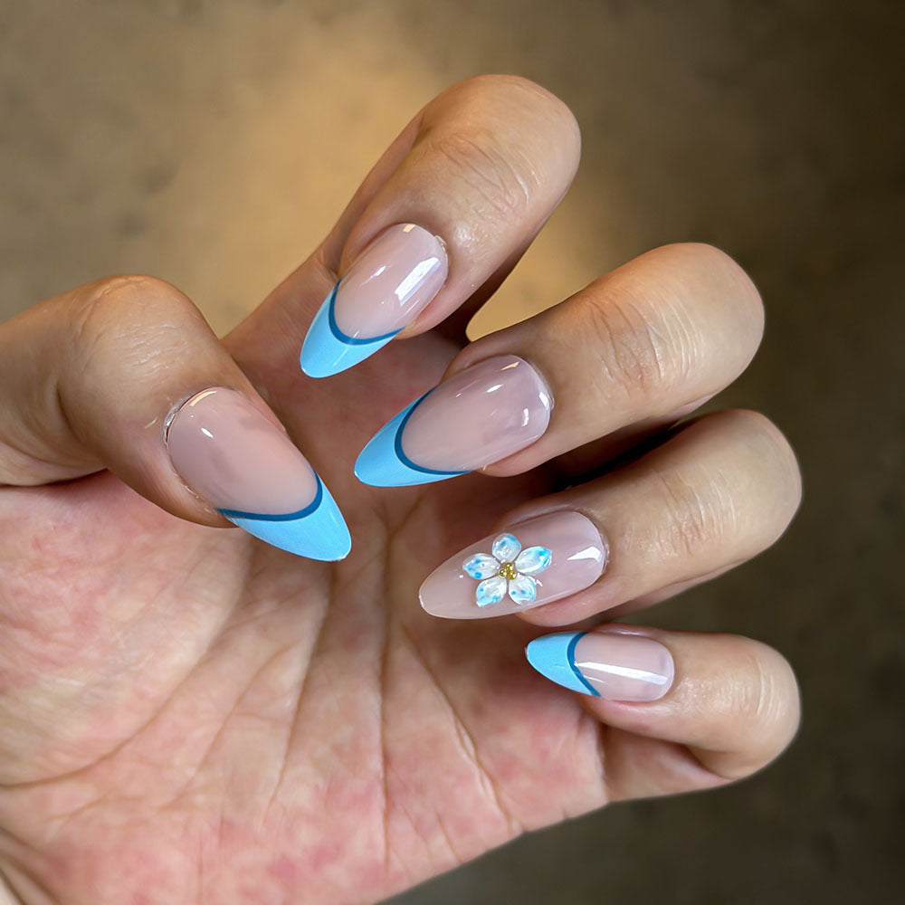 Artistic Press-On Nail Kit with Floral Accents Bowlift