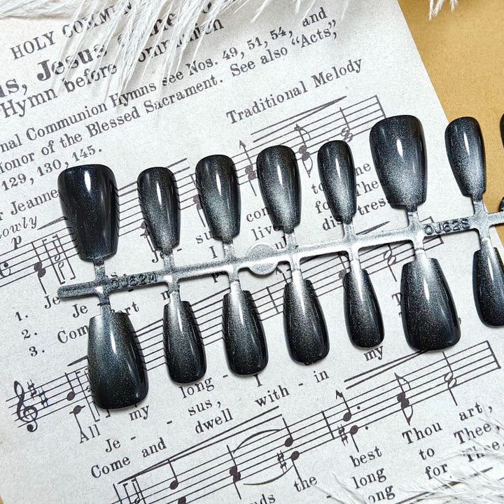 Shiny artificial nails with shimmering finish Bowlift