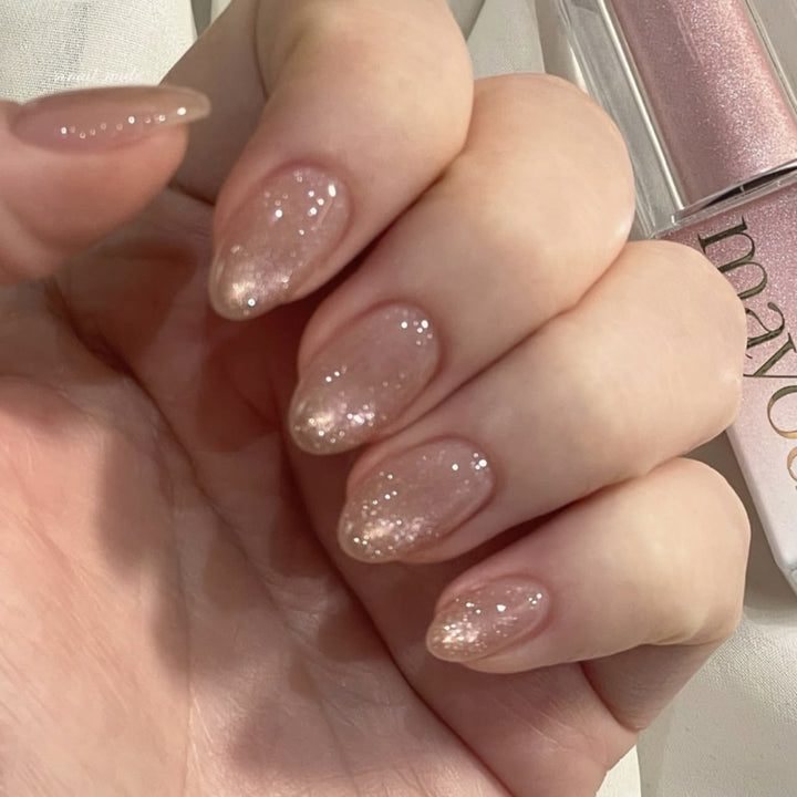 Artificial nail art with playful dots and bows Bowlift