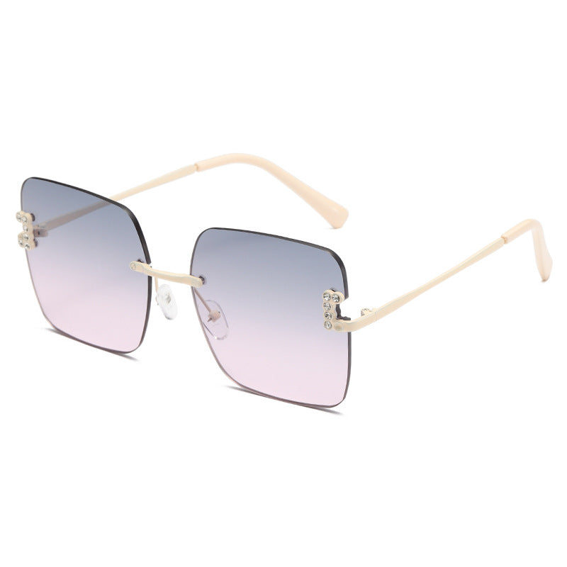 Women's fashionable square sunglasses with delicate design details Bowlift