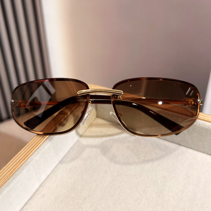 Luxurious Vintage-Inspired Gradient Sunglasses Bowlift