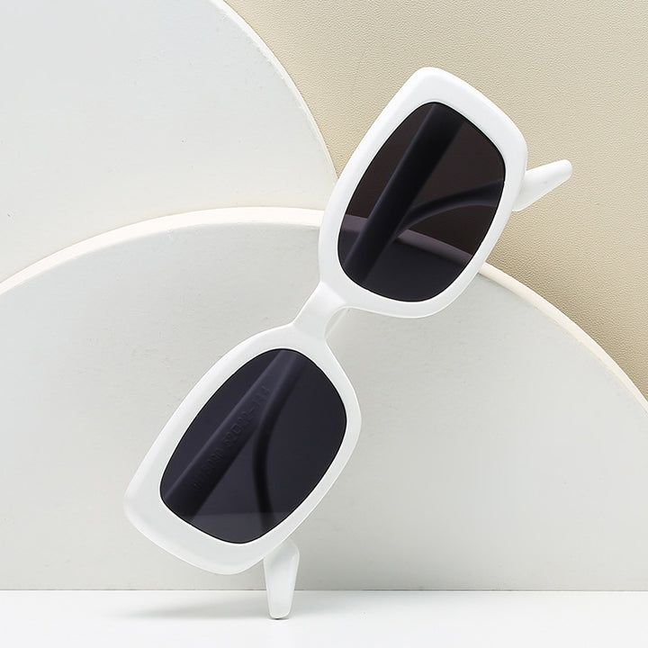 Women’s fashionable oversized sunglasses in eye-catching leopard print Bowlift