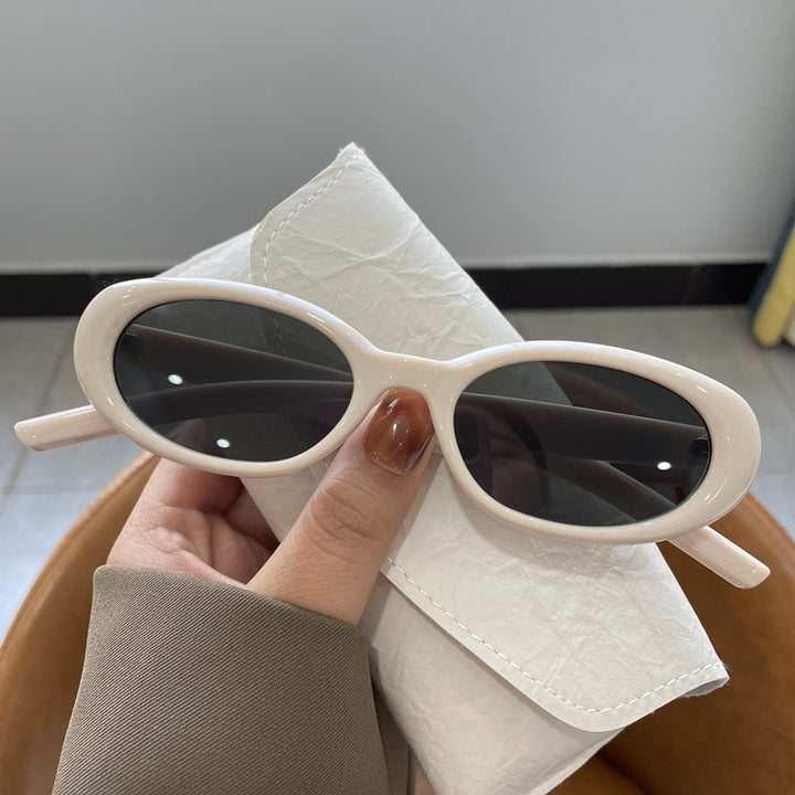 Women's modern cat-eye sunglasses with UV protection and elegant frame Bowlift