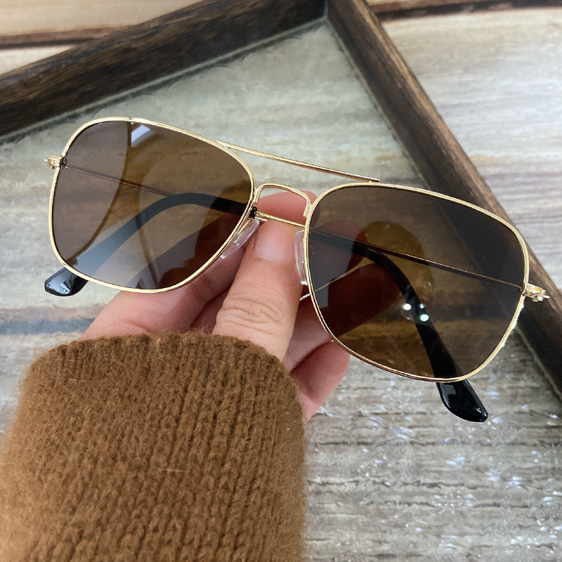Fashionable metal sunglasses Bowlift