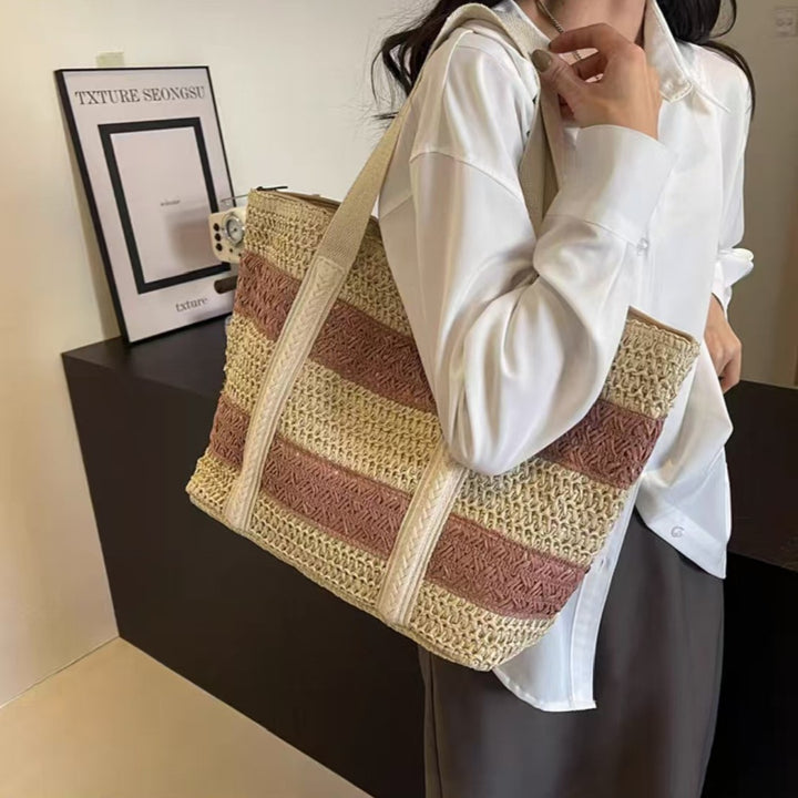 Stylish beach bag with structured design Bowlift