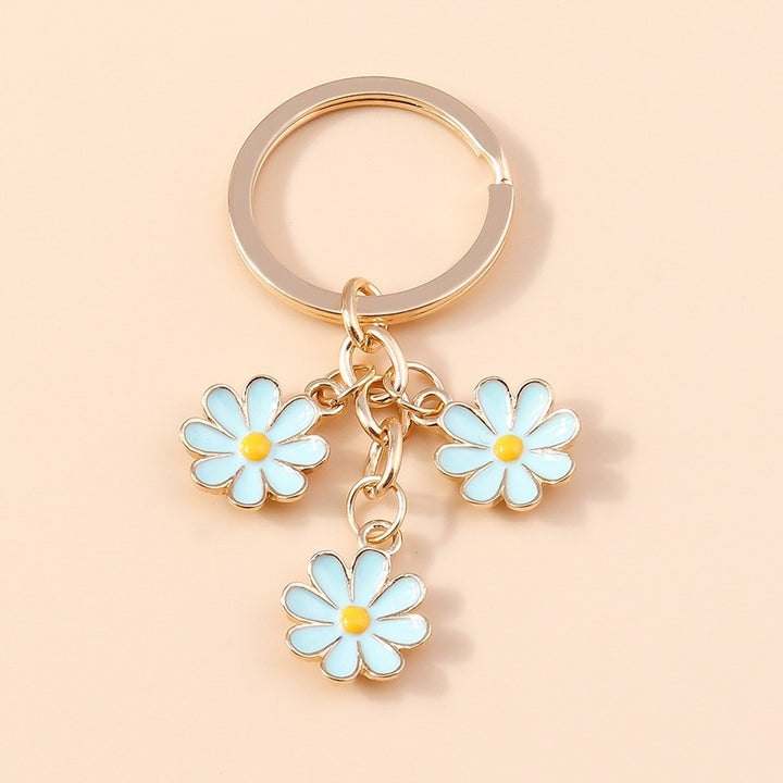 Keychain with Three Playful Daisies Bowlift