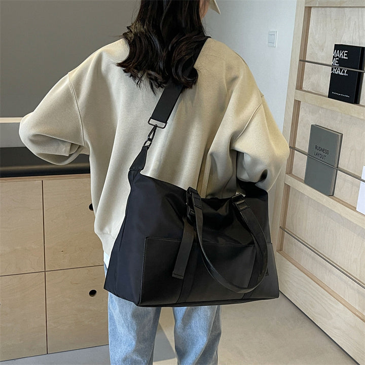 Fashion-Forward Structured Travel Duffle Bag Bowlift
