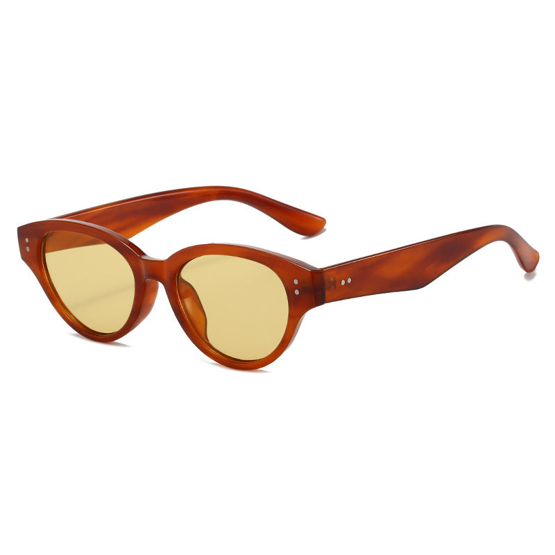 Women Cat-Eye Sunglasses with retro-inspired frame structure Bowlift