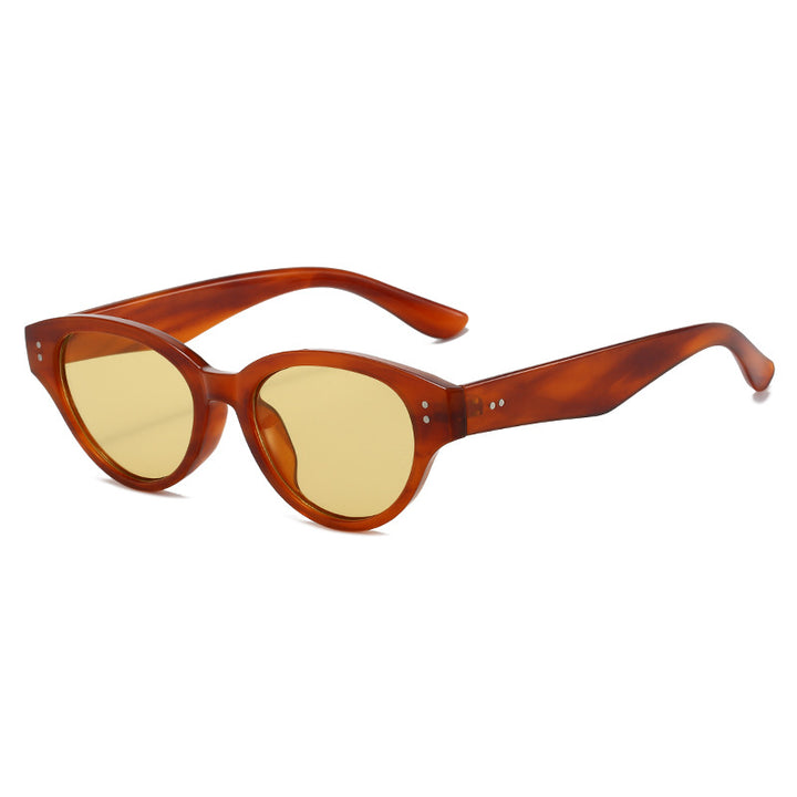 Women Cat-Eye Sunglasses with retro-inspired frame structure Bowlift