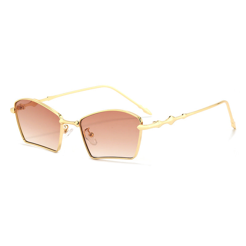 Ladies trendy sunglasses with geometric frame and gradient lenses Bowlift