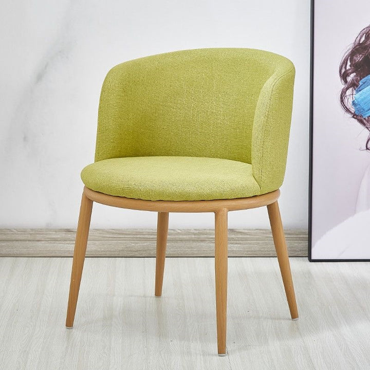 Polster chair with modern curves and comfortable seating surface Bowlift