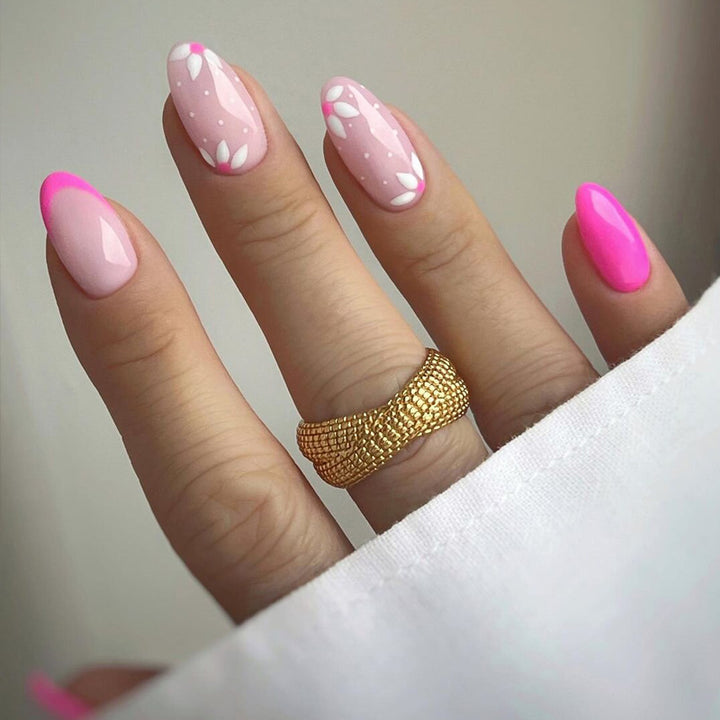 Glamorous Glittery Stiletto Press-On Nails Bowlift