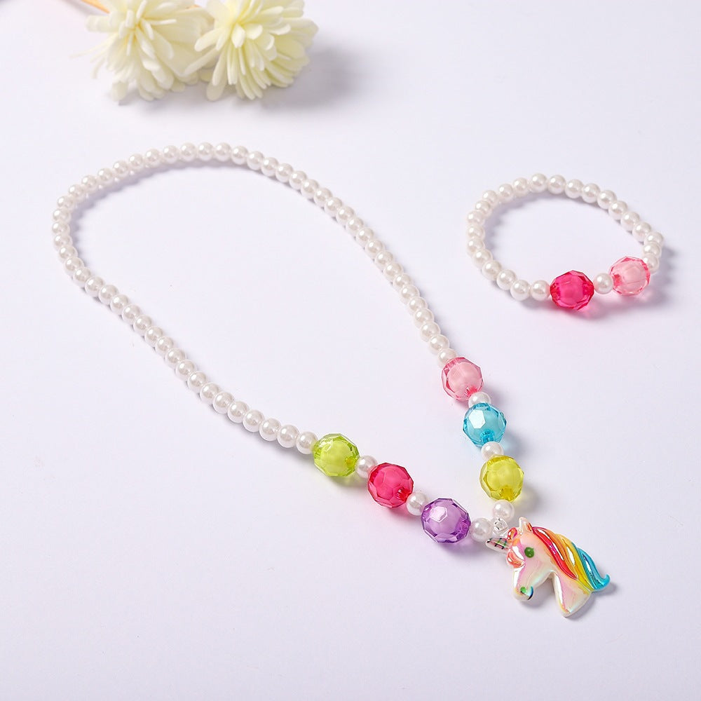 Playful jewelry set with unicorn pendant Bowlift