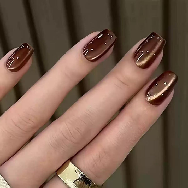 Artificial nail set with luxurious shine and elegant 3D details Bowlift