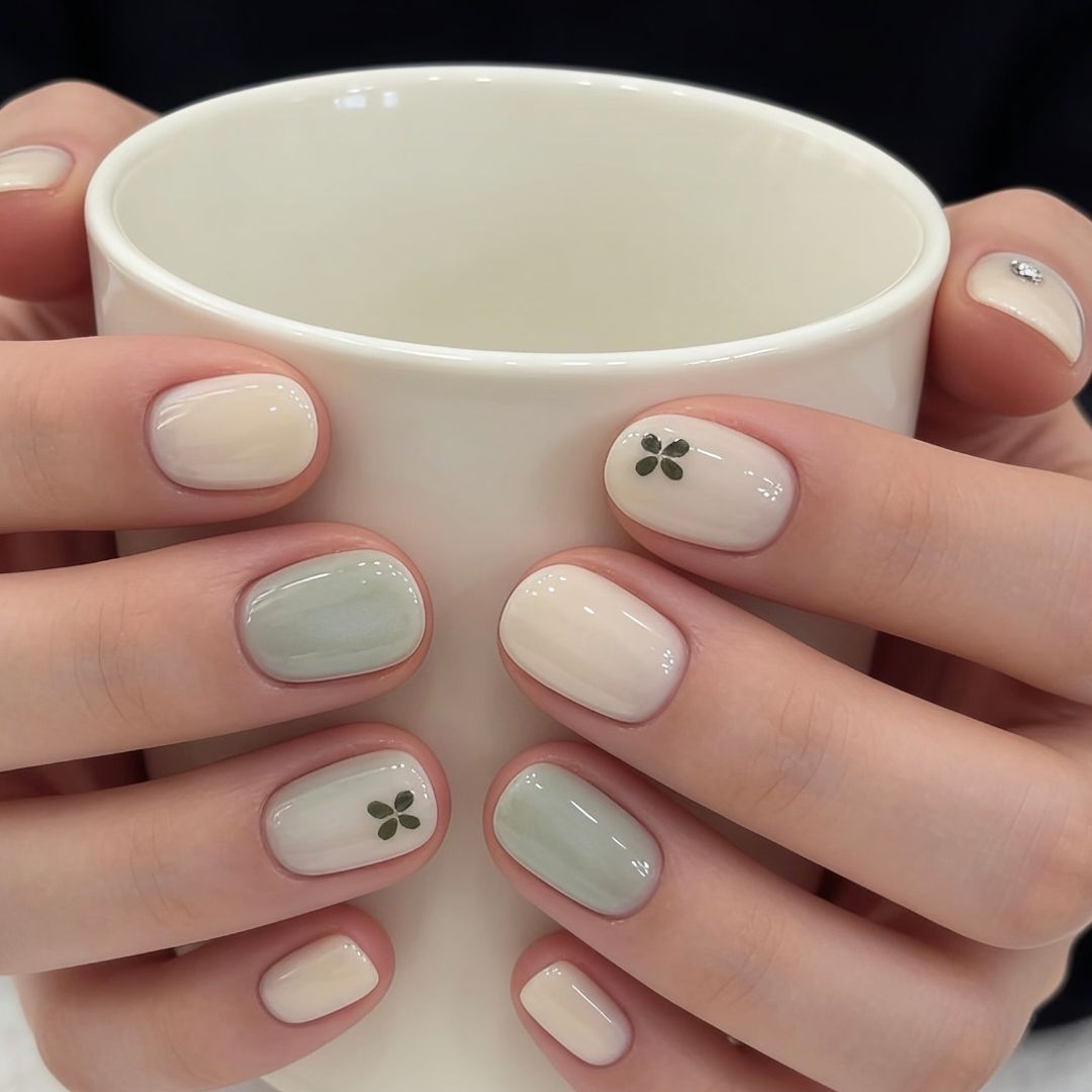 Artistic Cat-Themed Press-On Nail Art Set Bowlift